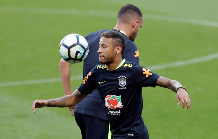 El posible regreso de Neymar con el PSG acapara la atención en Francia