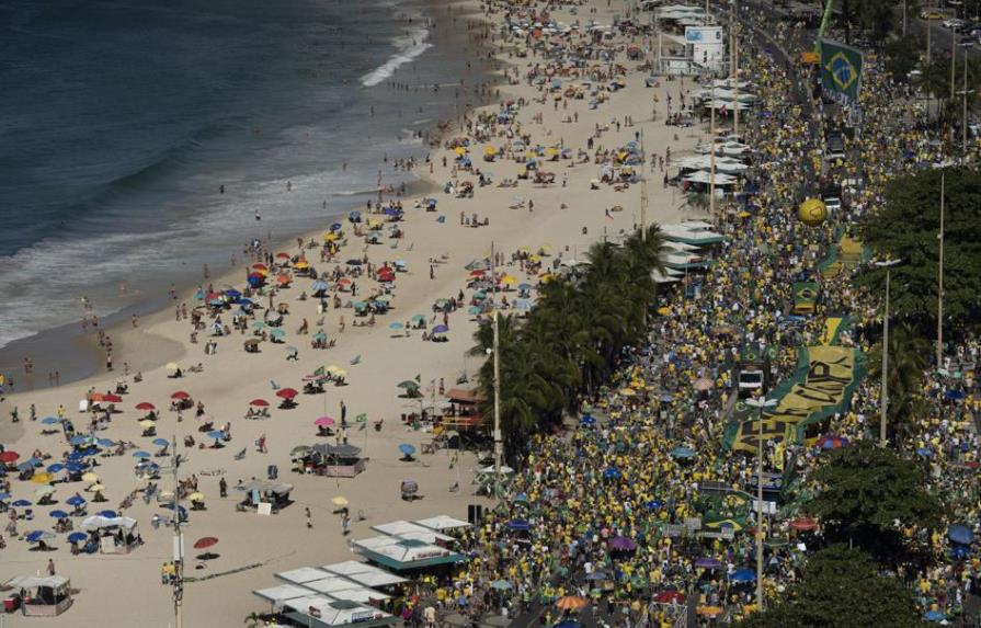 Brasil: Miles salen a las calles en apoyo al gobierno de Jair Bolsonaro
