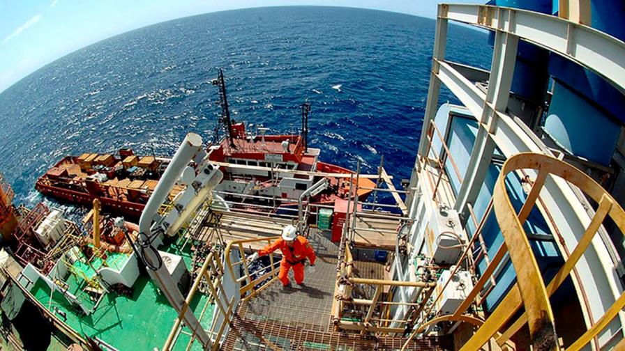 Brasil subastará enormes yacimientos de petróleo en aguas profundas Brasil subastará enormes yacimientos de petróleo en aguas profundas