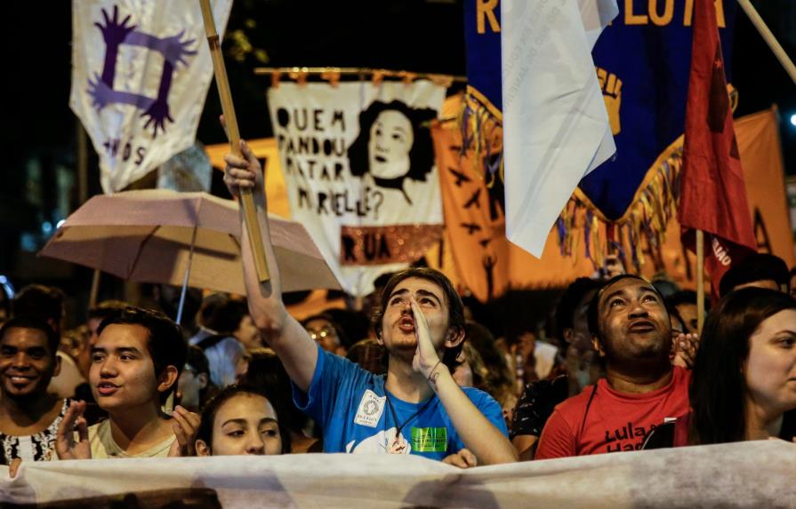 Brasileños vuelven a protestar contra las políticas educativas de Bolsonaro