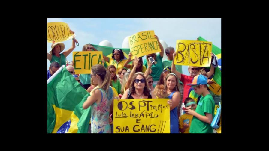 Los brasileños, los menos satisfechos de América Latina con su democracia en 2018 Los brasileños, los menos satisfechos de América Latina con su democracia en 2018