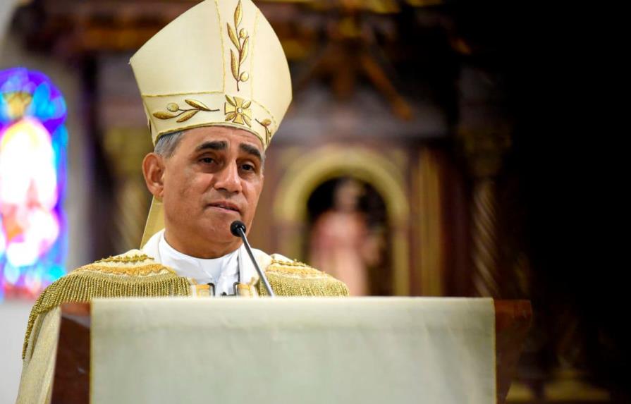 Arzobispado de Santiago suspende la misa crismal