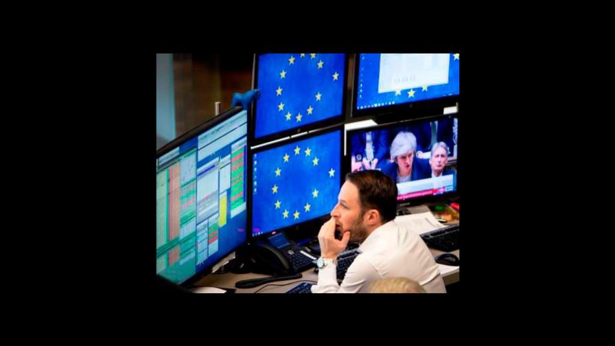 El euro pierde los 1.22 dólares por los buenos datos económicos de EEUU El euro pierde los 1.22 dólares por los buenos datos económicos de EEUU