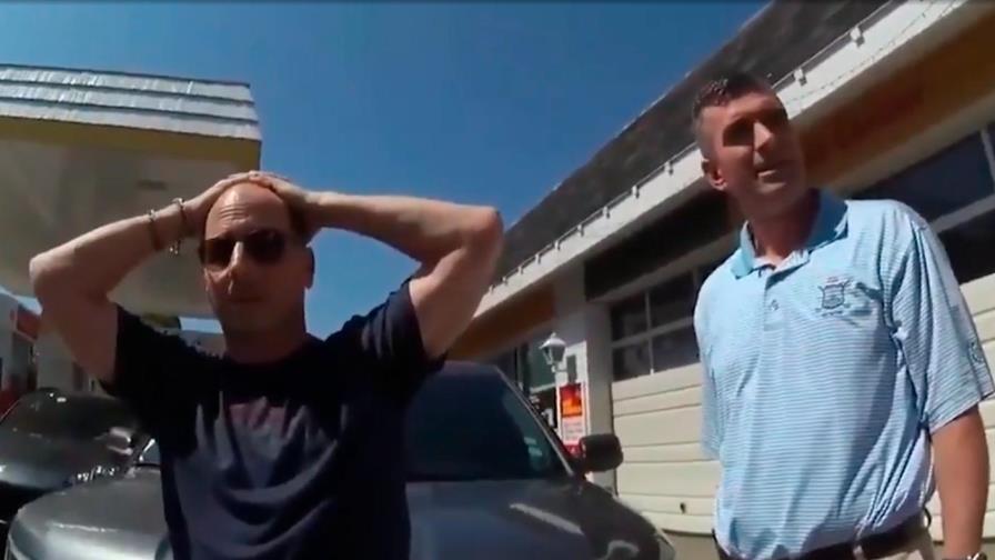 Video | Policías encañonan al gerente de los Yankees de Nueva York