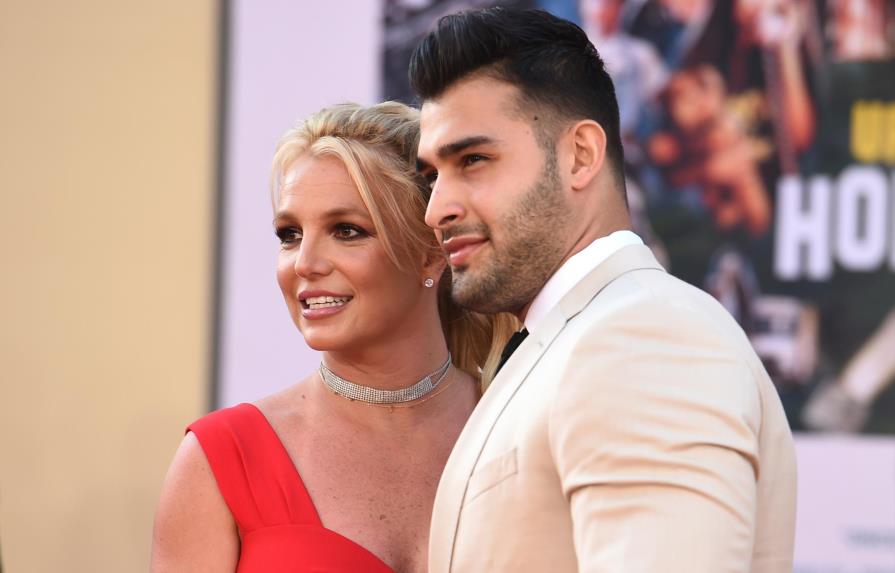 Britney Spears se compromete con su novio Sam Asghari 