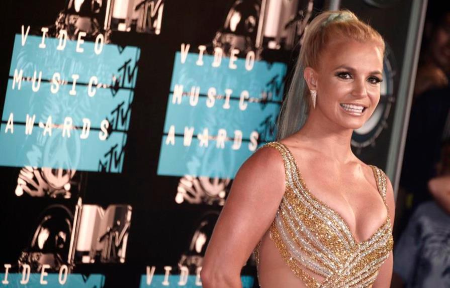 Britney Spears revive sus looks del pasado