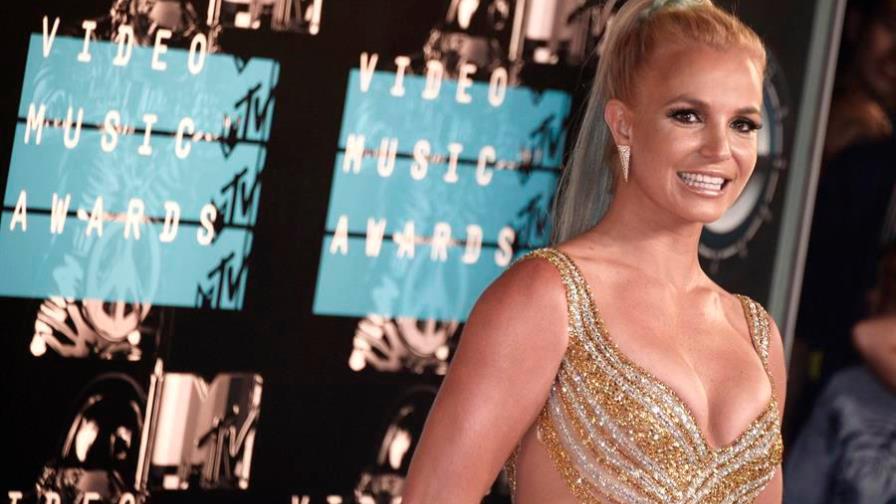 Britney Spears revive sus looks del pasado