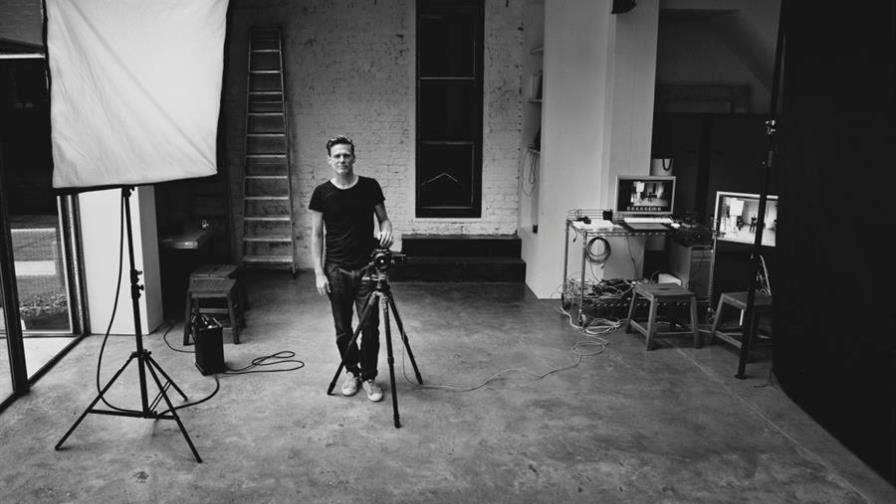 El calendario Pirelli regresará en 2022 con las fotos de Bryan Adams