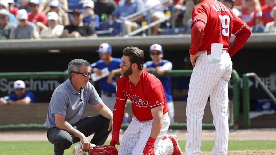 Amenazan a lanzador que golpeo a Bryce Harper en el tobillo Amenazan a lanzador que golpeo a Bryce Harper en el tobillo