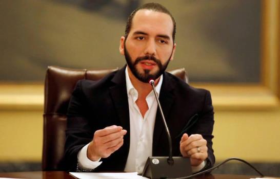 Redimi2 y Residente enfrentados por preguntas al presidente de El Salvador 