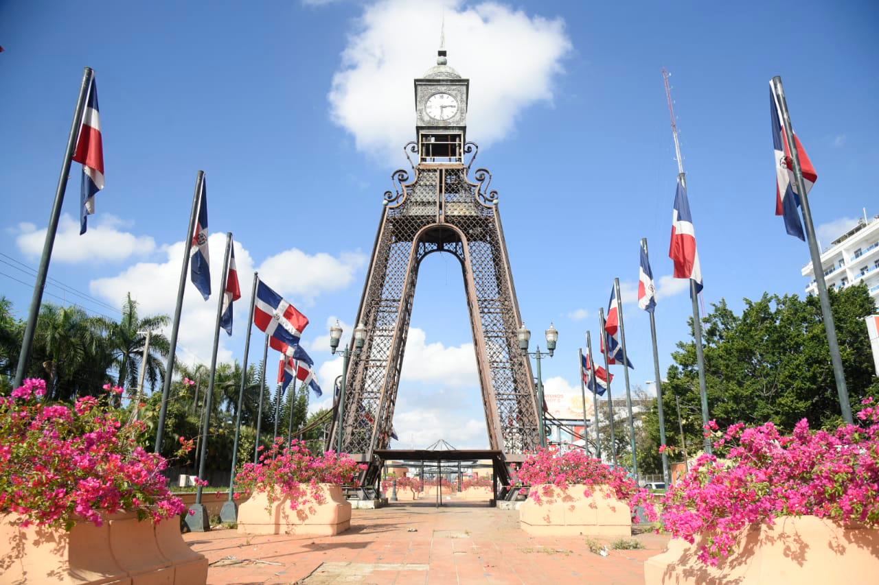 El reloj metálico , obra de El Artistico