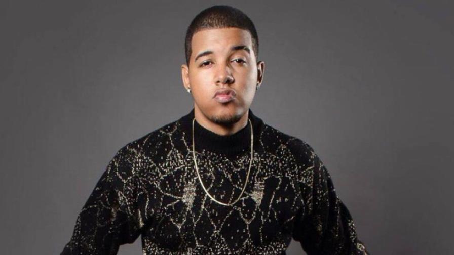 Detienen cantante urbano por violar toque de queda