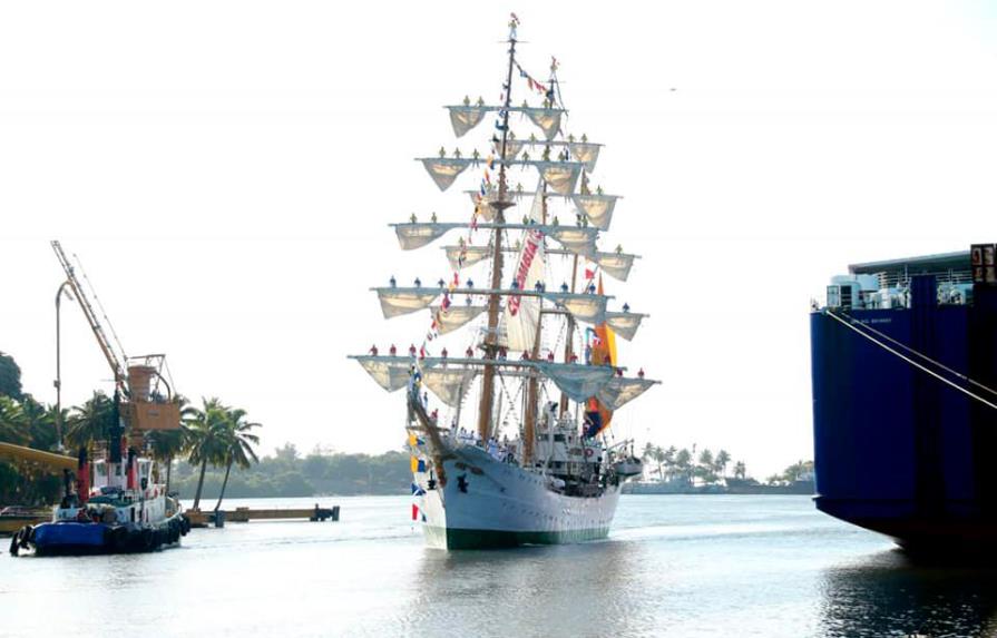 Llega al país buque escuela ARC Gloria de la Armada de Colombia 