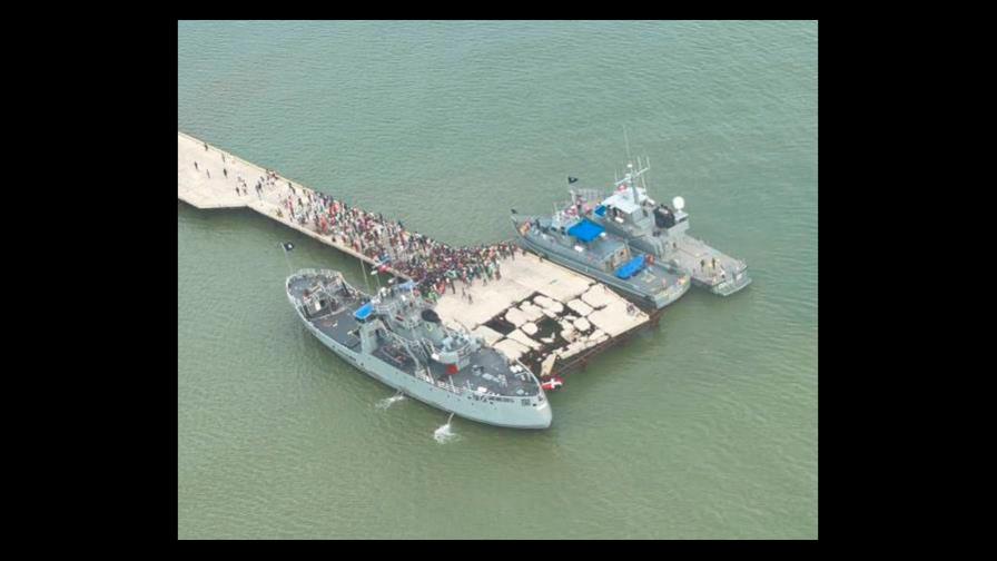 Embarcaciones de la Armada de RD llegan a Haití para entregar ayuda 