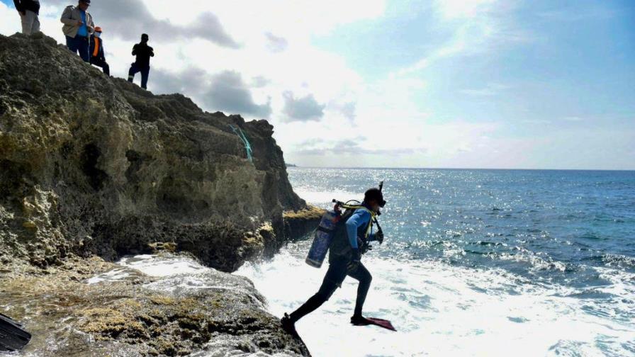 14 buzos buscan al niño Andy,  desaparecido en Los Frailes II 