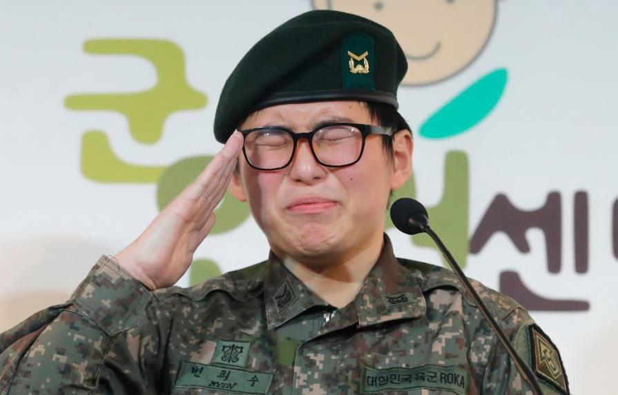 La Armada de Corea del Sur expulsa a una suboficial que cambió de sexo