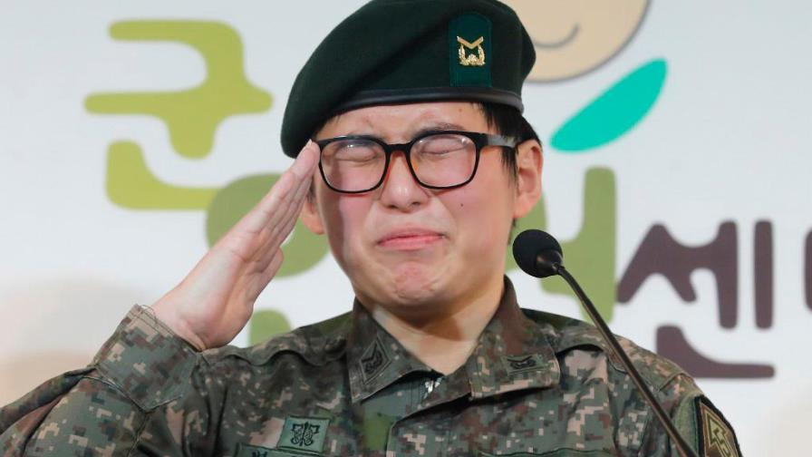 La Armada de Corea del Sur expulsa a una suboficial que cambió de sexo