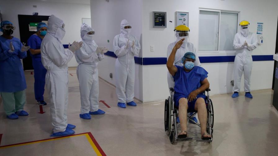Colombiano recuperado de COVID-19 dice volvió a nacer tras 16 días internado Colombiano recuperado de COVID-19 dice volvió a nacer tras 16 días internado