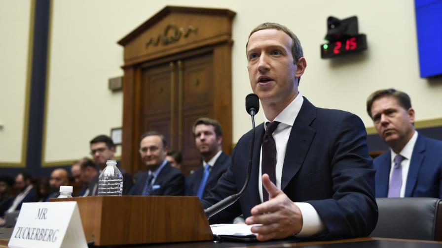 Empleados de Facebook protestan por propaganda política Empleados de Facebook protestan por propaganda política