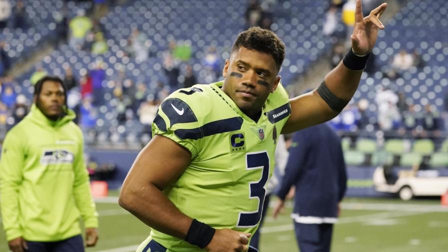 Wilson observa la práctica de Seattle luego de cirugía Wilson observa la práctica de Seattle luego de cirugía