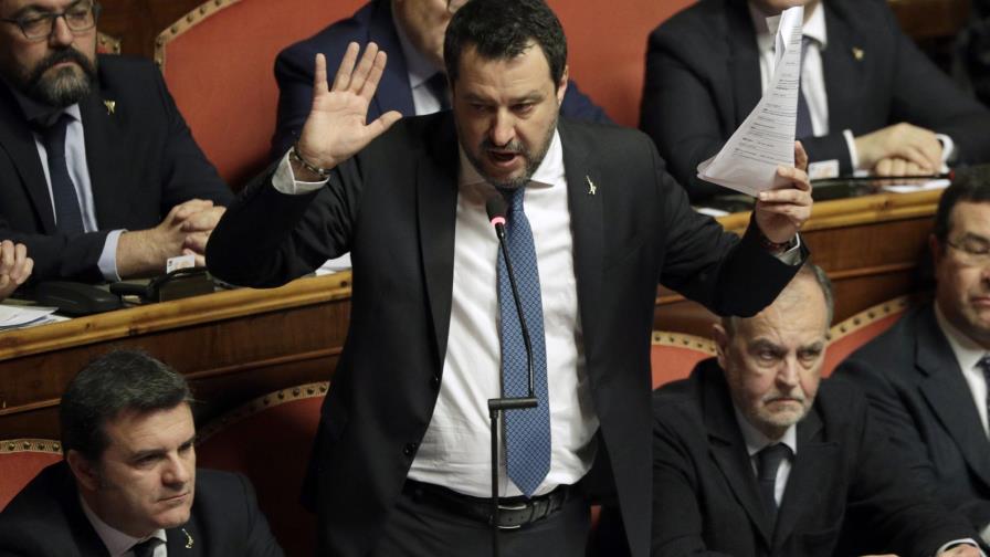 Italia: Estudian juicio para ex ministro por caso migrantes