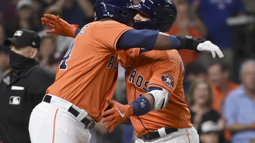 Yuli Gurriel empuja 4; Astros doblegan a Azulejos