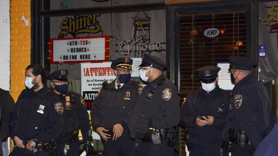 NY: Arrestan a propietario de bar que violó medidas de COVID NY: Arrestan a propietario de bar que violó medidas de COVID