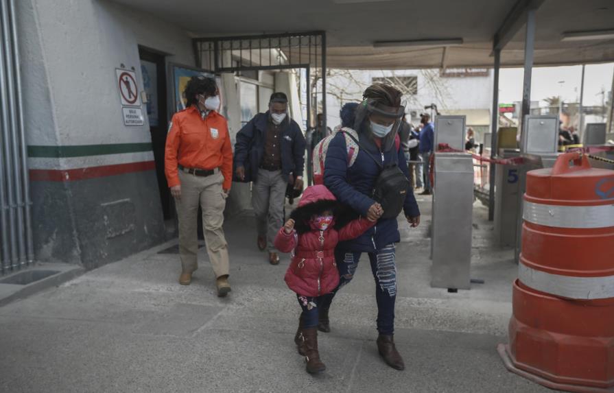Se agilizan cruces de solicitantes de asilo de México a EEUU