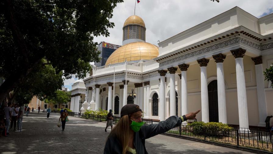 Venezuela mantiene fecha de comicios y rechaza petición de UE de postergarla