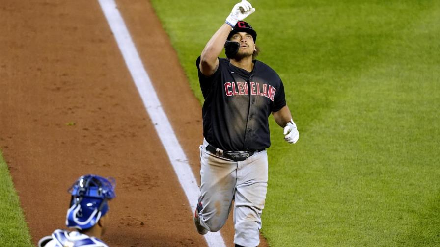 Naylor sacude jonrón en la 9na; Indios vencen a Reales