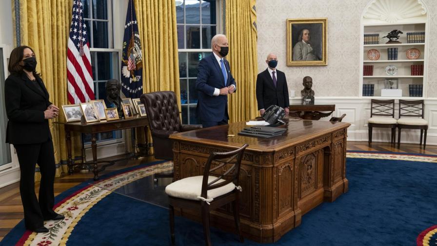 Encuesta: mayoría aprueba gestión de Biden en 1ras 2 semanas