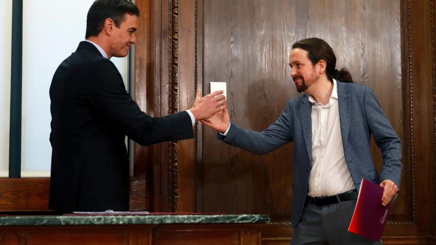 Sánchez e Iglesias firman el programa de su futuro gobierno de coalición en España
