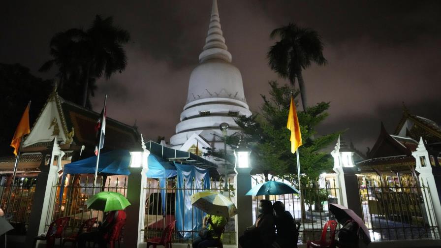 Primeros grandes brotes obligan a cuarentenas en Asia
