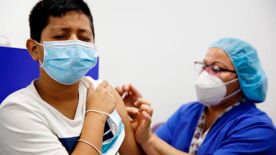 El Salvador comienza a vacunar contra la COVID-19 a menores de entre 6 y 11 años
