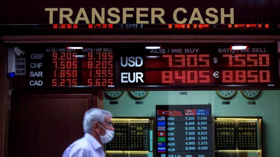 El euro cae después de que Trump aprobara ayudas públicas El euro cae después de que Trump aprobara ayudas públicas