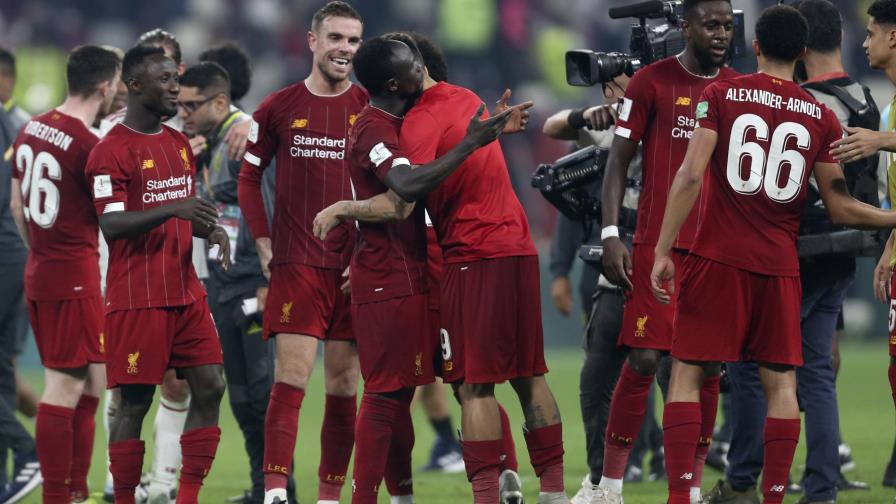 El Liverpool busca terminar año con elusivo título inglés
