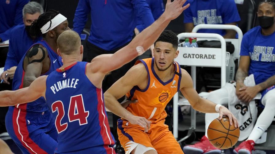 Booker y Paul conducen a Suns a triunfo sobre Pistons