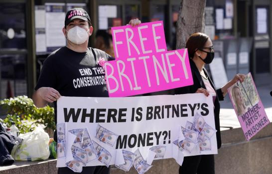 Abogados discuten poderes del padre de Britney Spears
