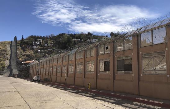 Restricciones por COVID afectan economía de frontera de EEUU
