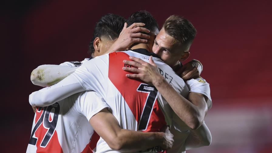 Palmeiras, Flamengo, River y Barcelona Guayaquil a cuartos
