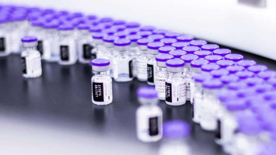 Pfizer solicitará aprobación de 3ra dosis de su vacuna COVID