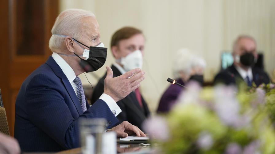Casa Blanca: Biden elevará el tope de refugiados en mayo