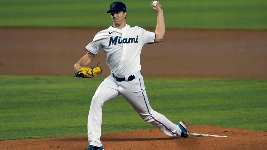 Novato Rogers lanza siete entradas, Marlins vencen a Orioles