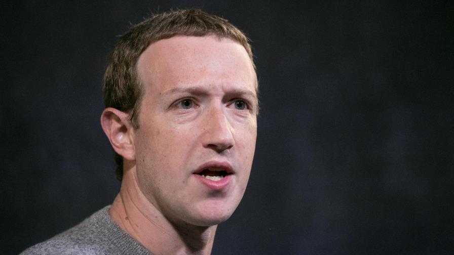 Empleados de Facebook protestan por política hacia Trump Empleados de Facebook protestan por política hacia Trump