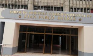 Diversas instituciones públicas acataron este lunes medidas establecidas por el MAP 