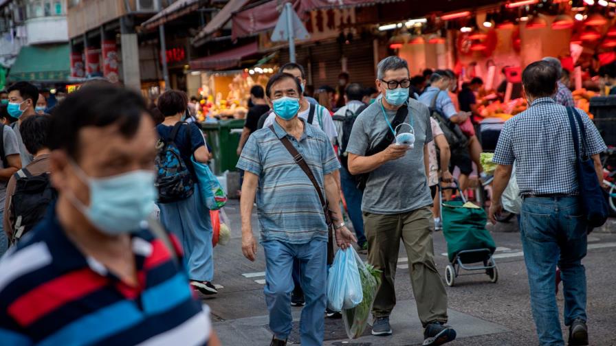 China diagnostica 14 nuevos positivos por coronavirus, 9 de ellos en Xinjiang