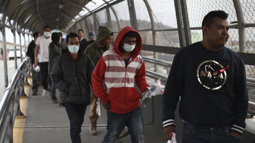 EEUU: Legisladores piden suspender expulsiones en frontera