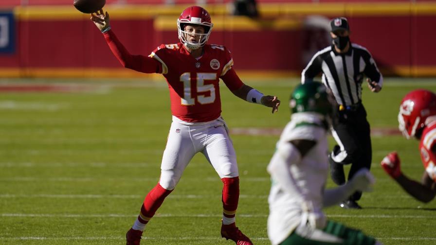 Mahomes lanza 5 pases de TD; Chiefs arrasan a Jets