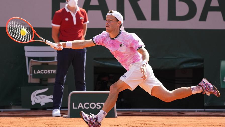 Nadal cede un set, pero acaba sometiendo a Schwartzman Nadal cede un set, pero acaba sometiendo a Schwartzman