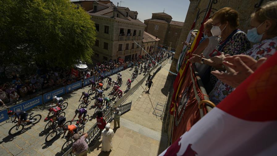 Vuelta: Roglic pierde liderato tras caída, Storer gana etapa